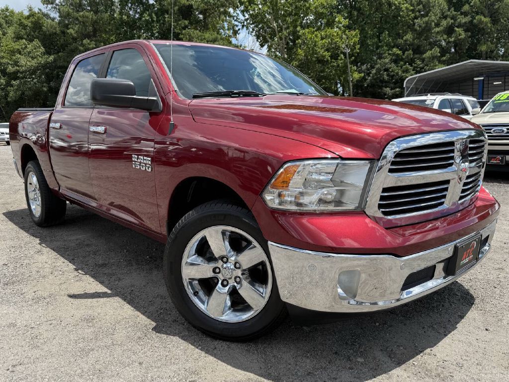 Photo 3 of this RAM 1500 SLT