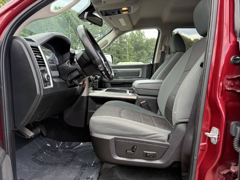 Photo 9 of this RAM 1500 SLT