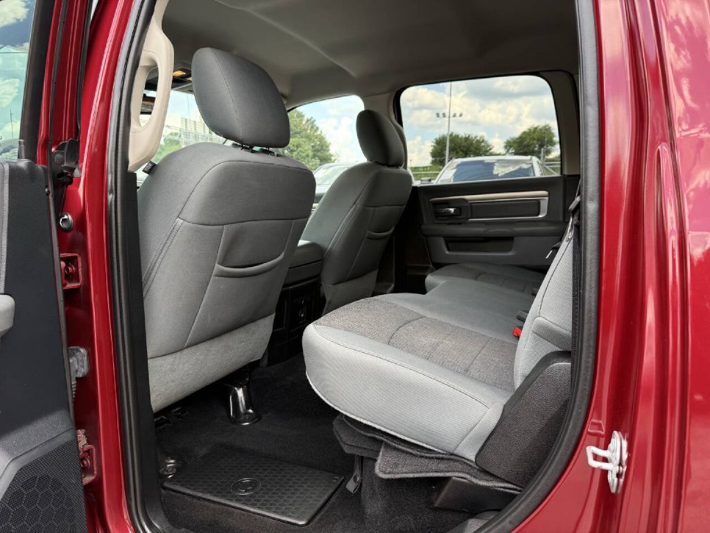 Photo 10 of this RAM 1500 SLT