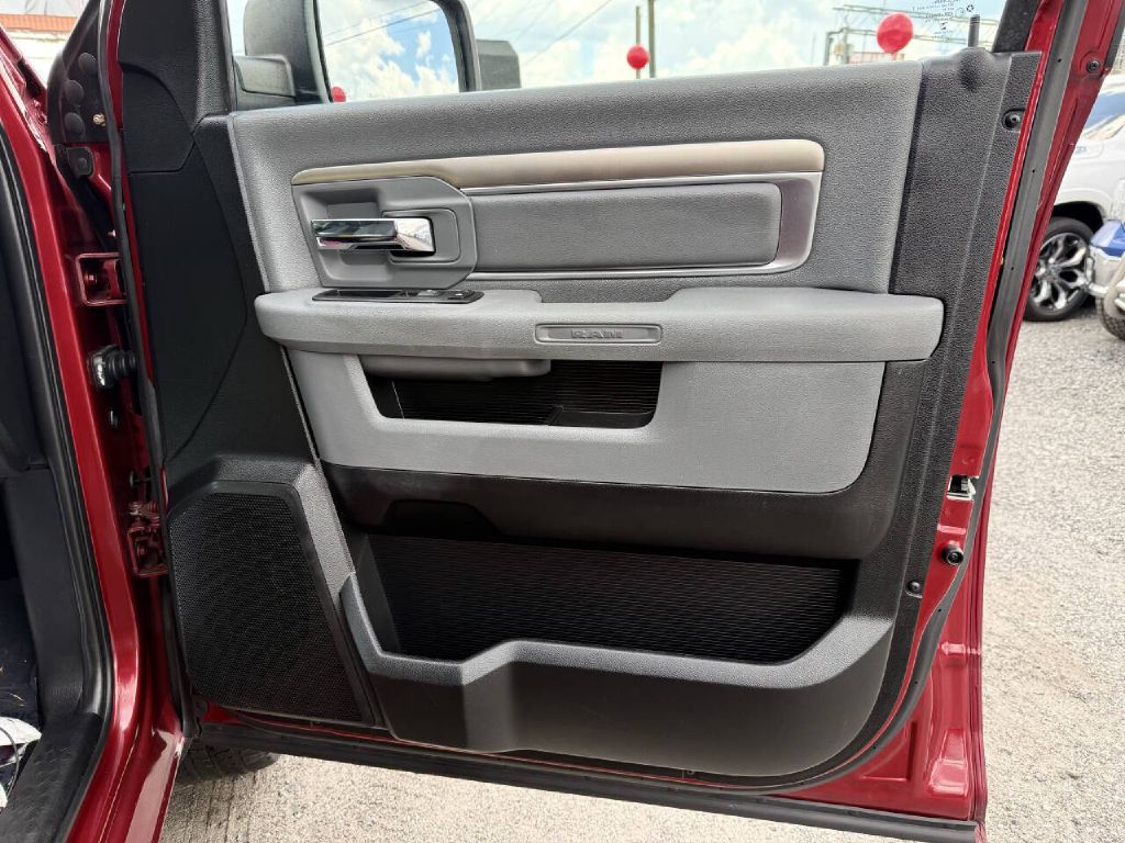 Photo 19 of this RAM 1500 SLT