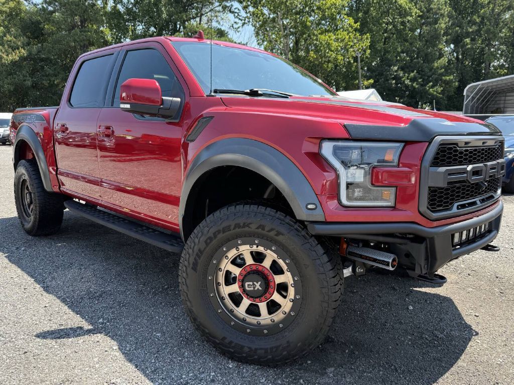 Photo 2 of this FORD F150 RAPTOR