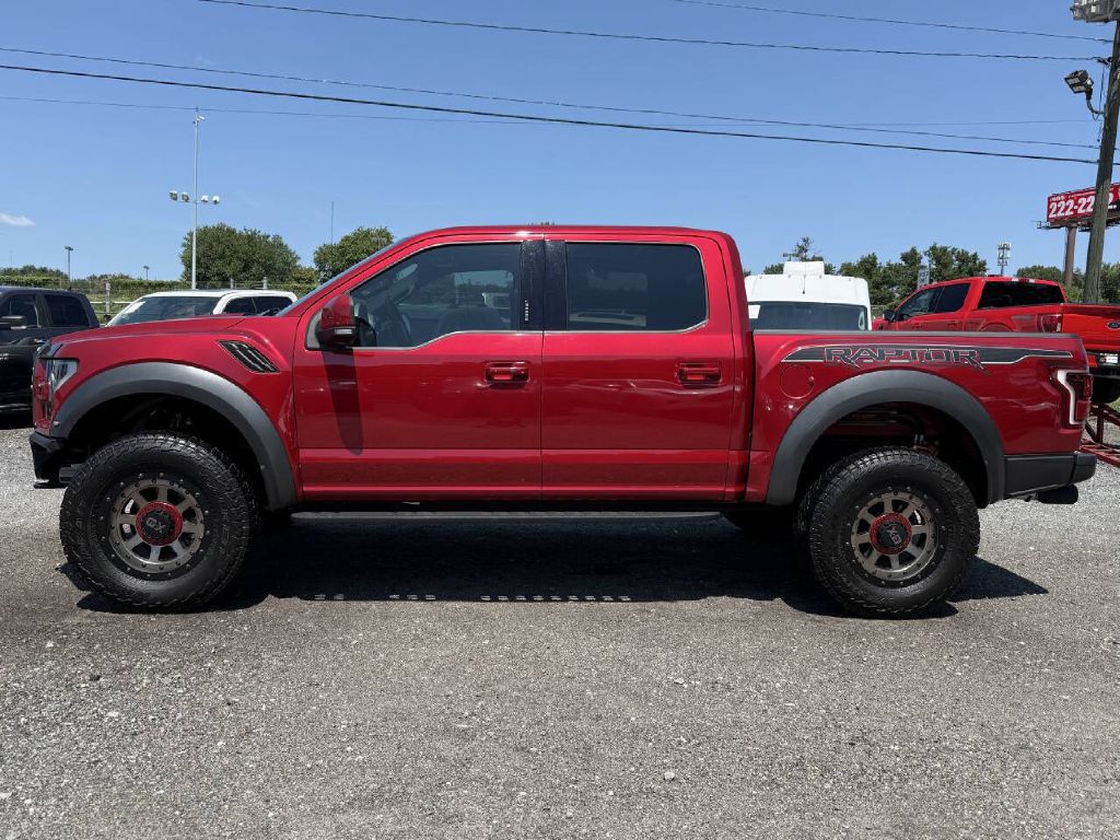 Photo 3 of this FORD F150 RAPTOR