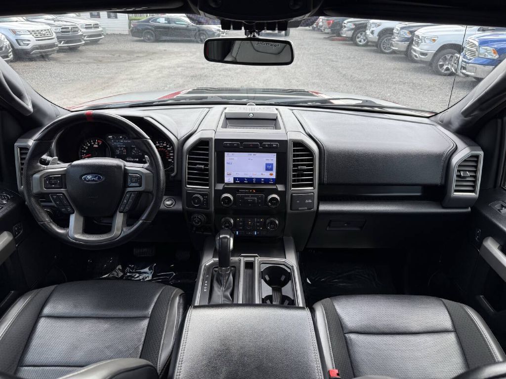 Photo 14 of this FORD F150 RAPTOR