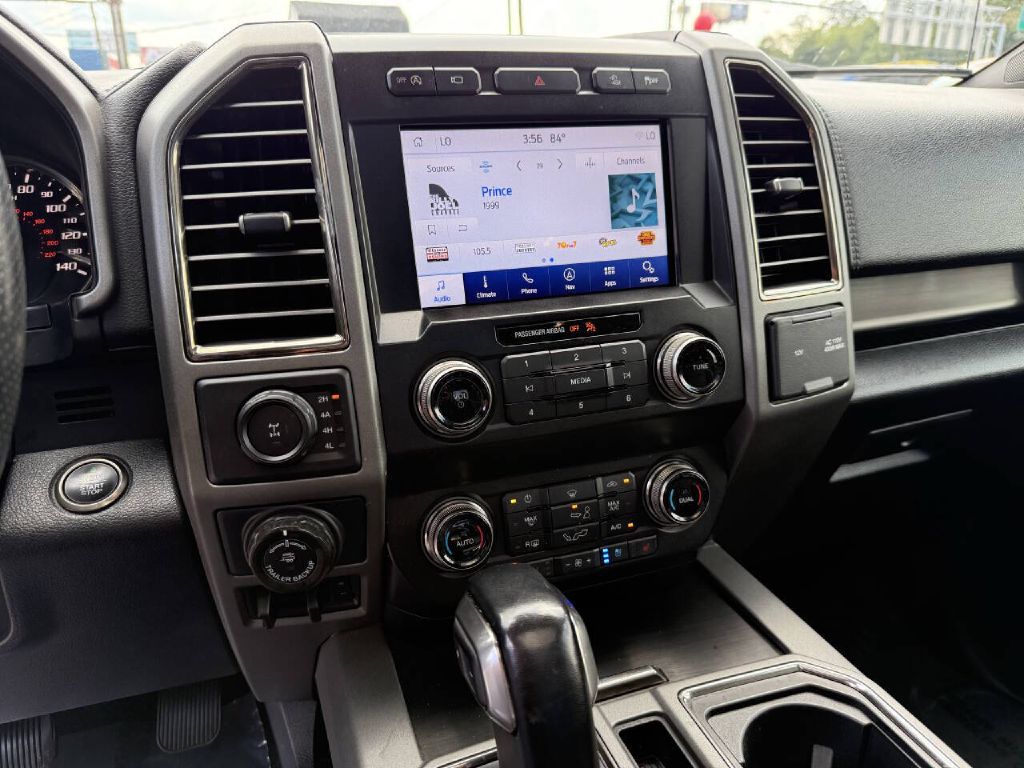 Photo 18 of this FORD F150 RAPTOR