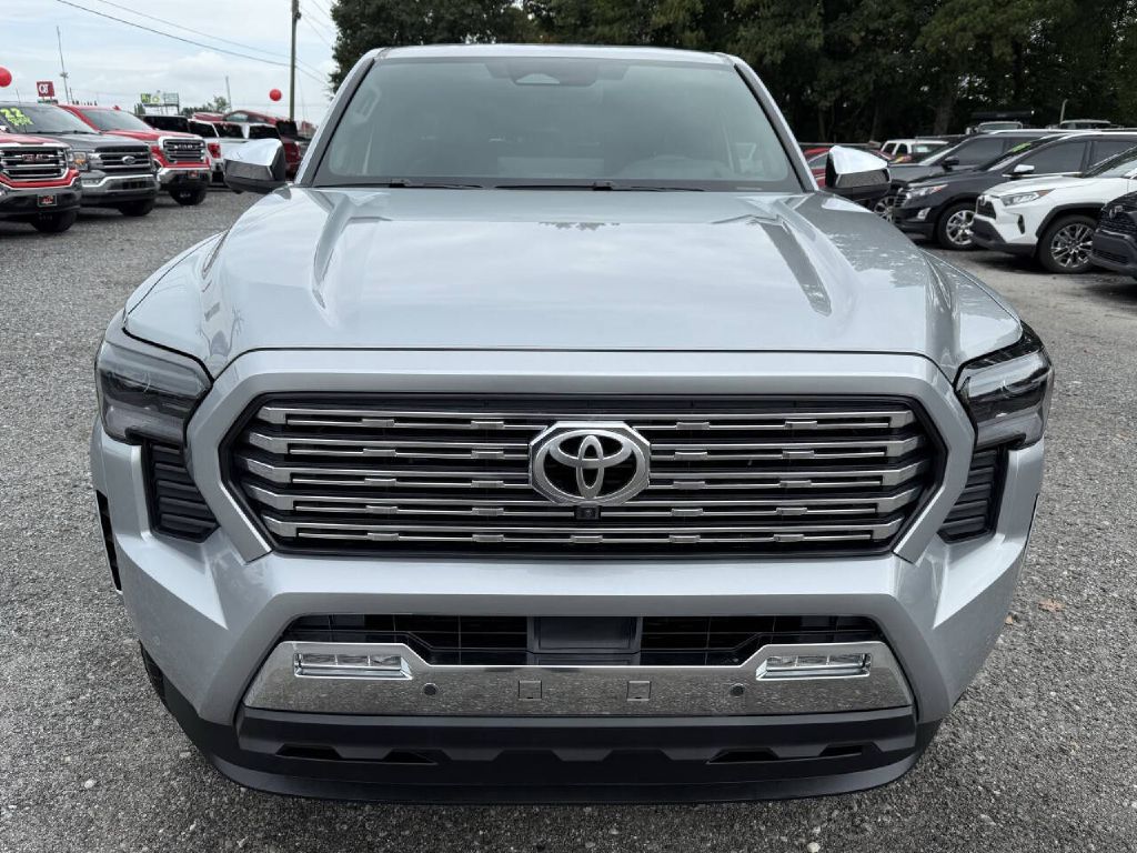 Photo 2 of this TOYOTA TACOMA LIMITED