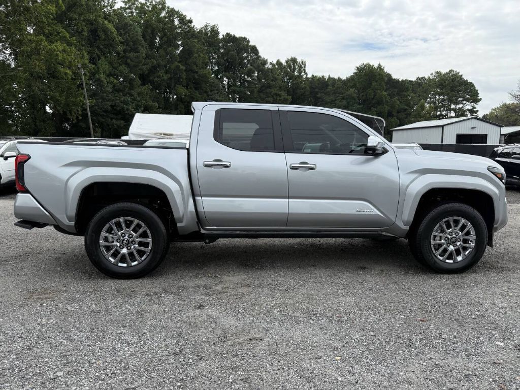 Photo 5 of this TOYOTA TACOMA LIMITED