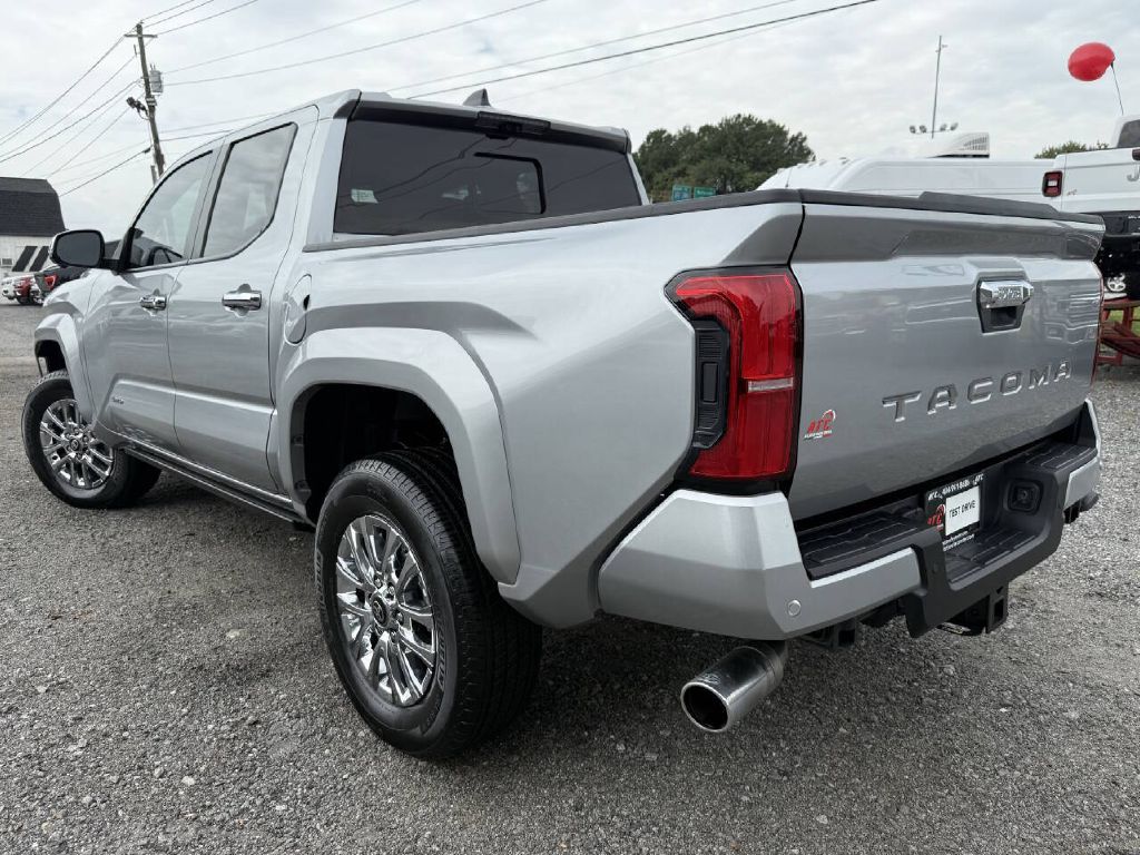 Photo 6 of this TOYOTA TACOMA LIMITED