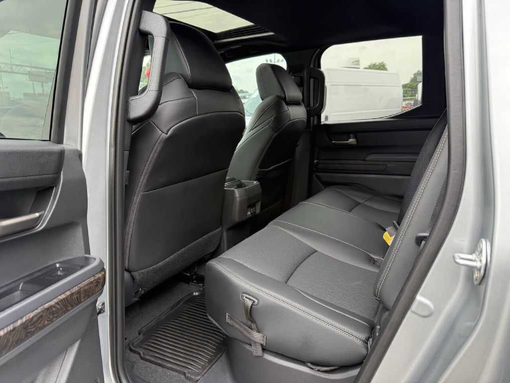 Photo 11 of this TOYOTA TACOMA LIMITED
