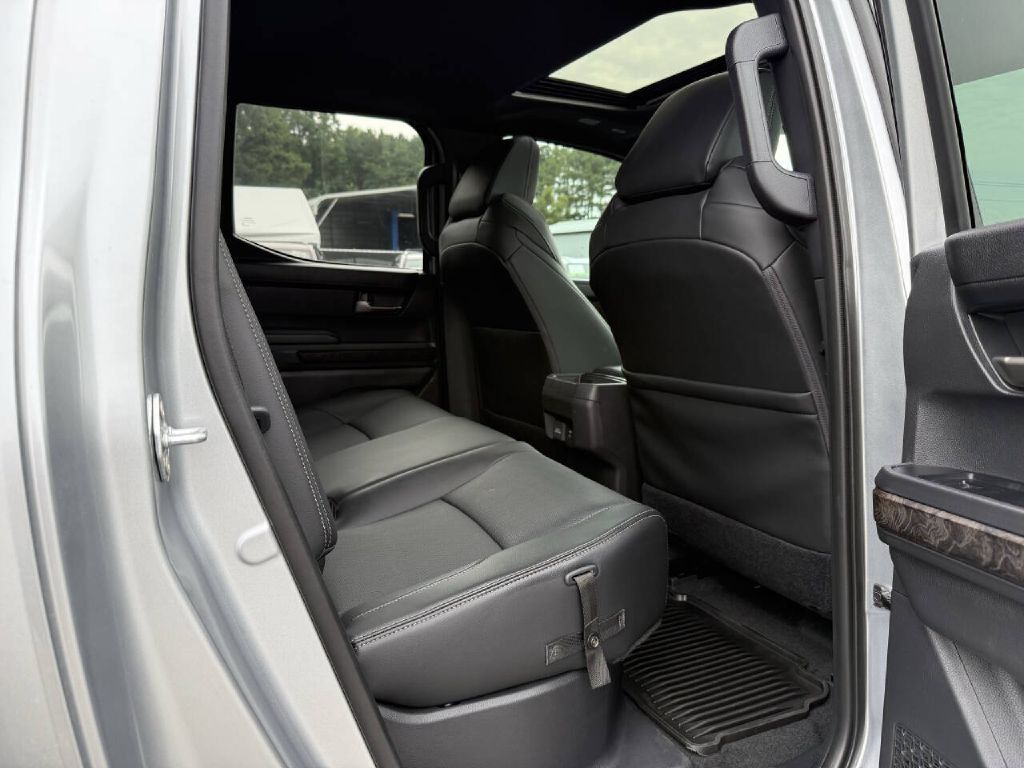 Photo 13 of this TOYOTA TACOMA LIMITED