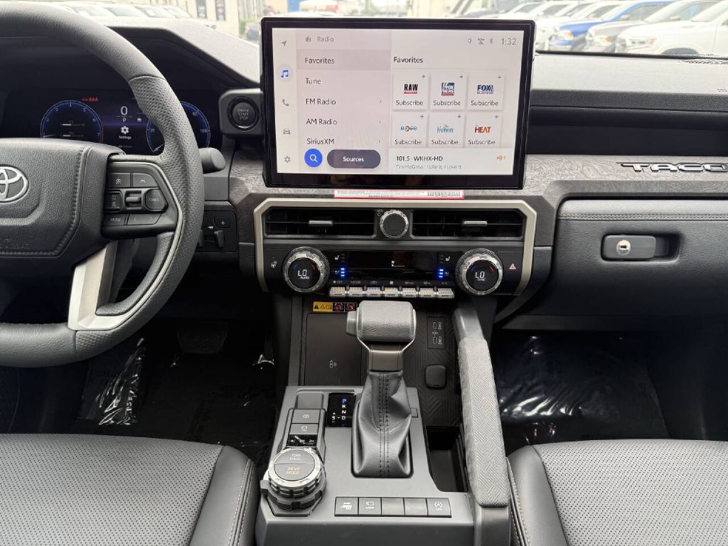 Photo 16 of this TOYOTA TACOMA LIMITED