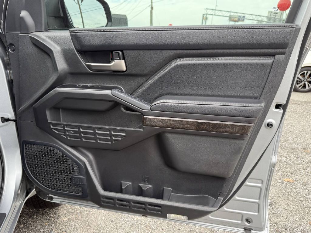 Photo 24 of this TOYOTA TACOMA LIMITED