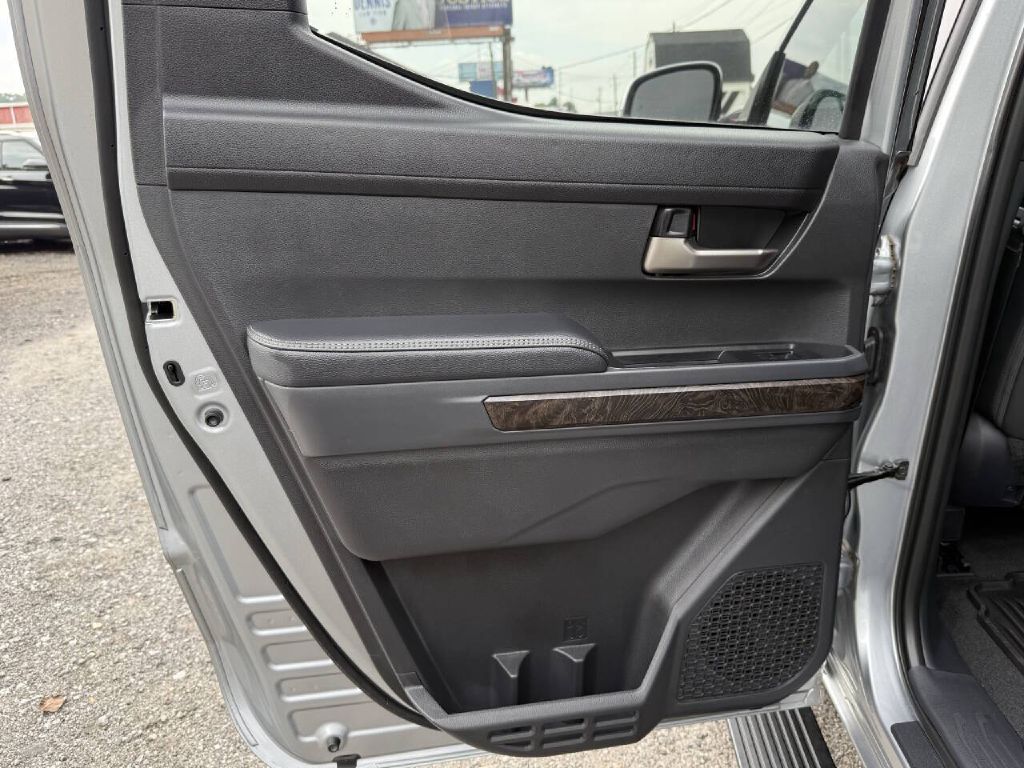 Photo 25 of this TOYOTA TACOMA LIMITED