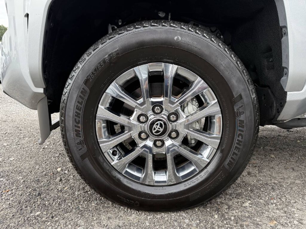 Photo 27 of this TOYOTA TACOMA LIMITED