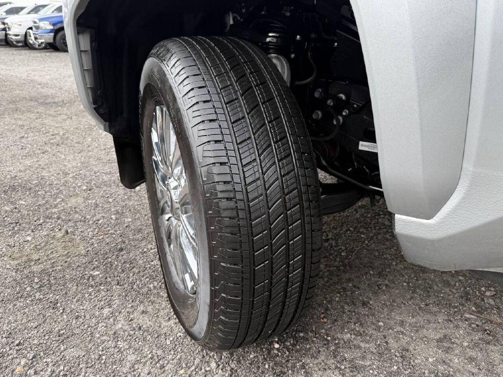 Photo 28 of this TOYOTA TACOMA LIMITED