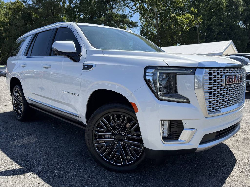 Photo 2 of this GMC YUKON DENALI
