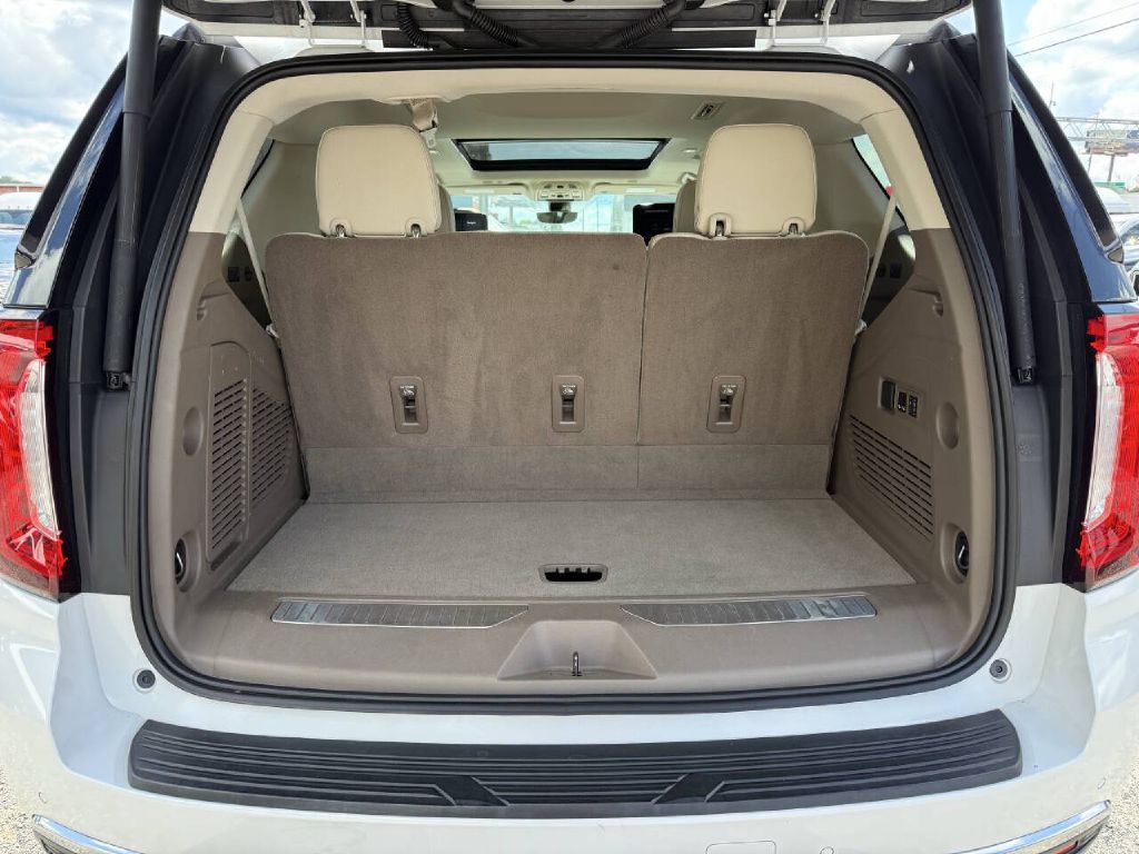 Photo 21 of this GMC YUKON DENALI