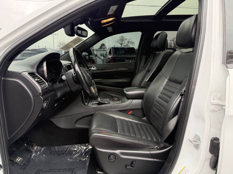 Photo 10 of this JEEP GRAND CHEROKEE