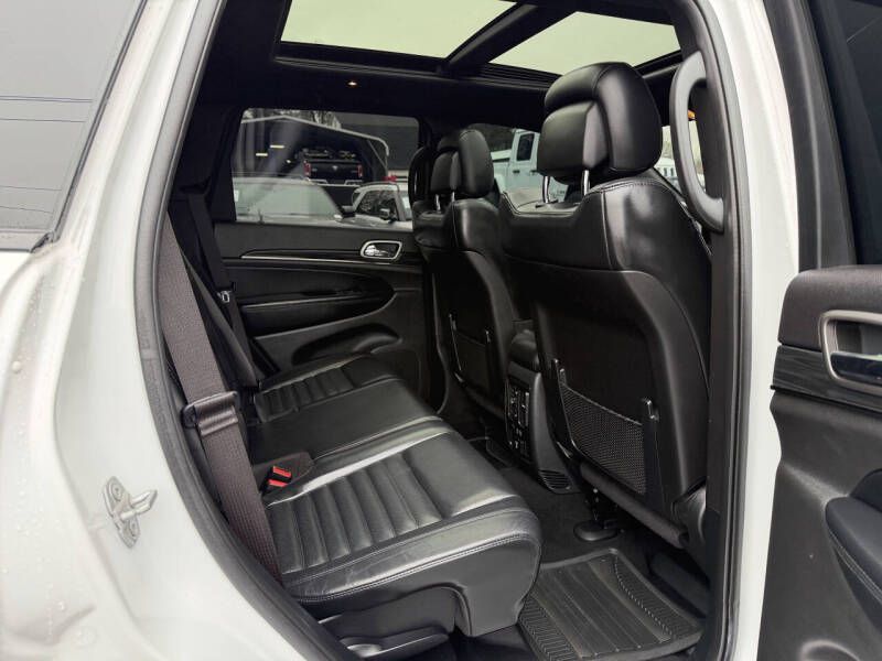 Photo 12 of this JEEP GRAND CHEROKEE