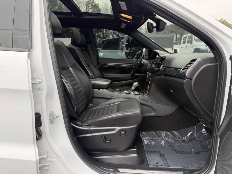 Photo 13 of this JEEP GRAND CHEROKEE