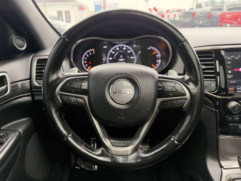 Photo 18 of this JEEP GRAND CHEROKEE