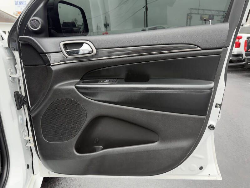 Photo 22 of this JEEP GRAND CHEROKEE