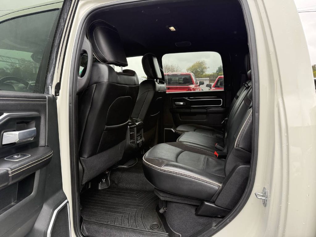 Photo 11 of this RAM 2500 LARAMIE