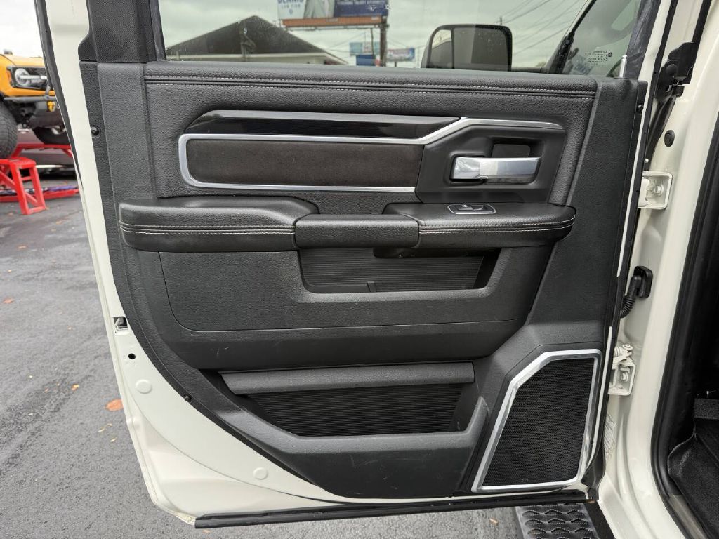 Photo 23 of this RAM 2500 LARAMIE