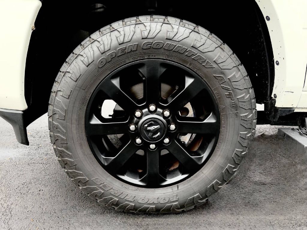 Photo 25 of this RAM 2500 LARAMIE