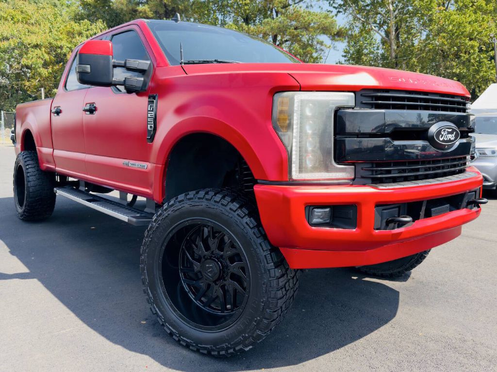 Photo 2 of this FORD F250 LARIAT