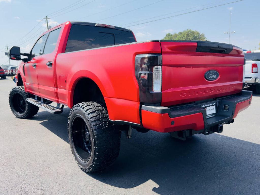Photo 5 of this FORD F250 LARIAT