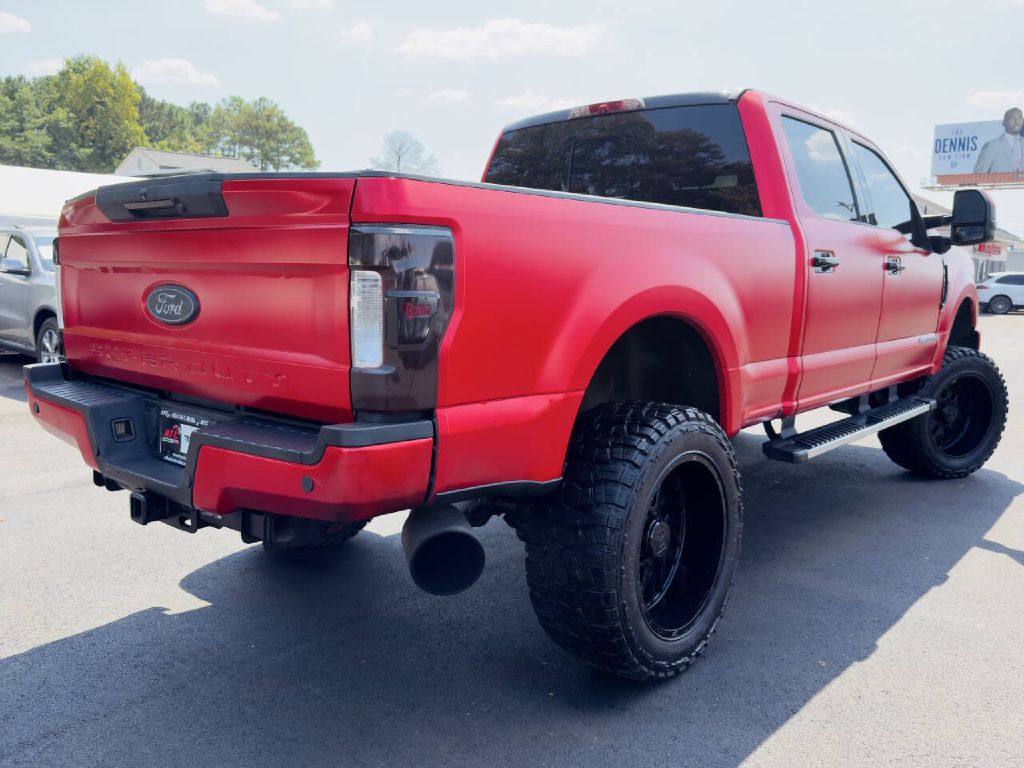 Photo 7 of this FORD F250 LARIAT