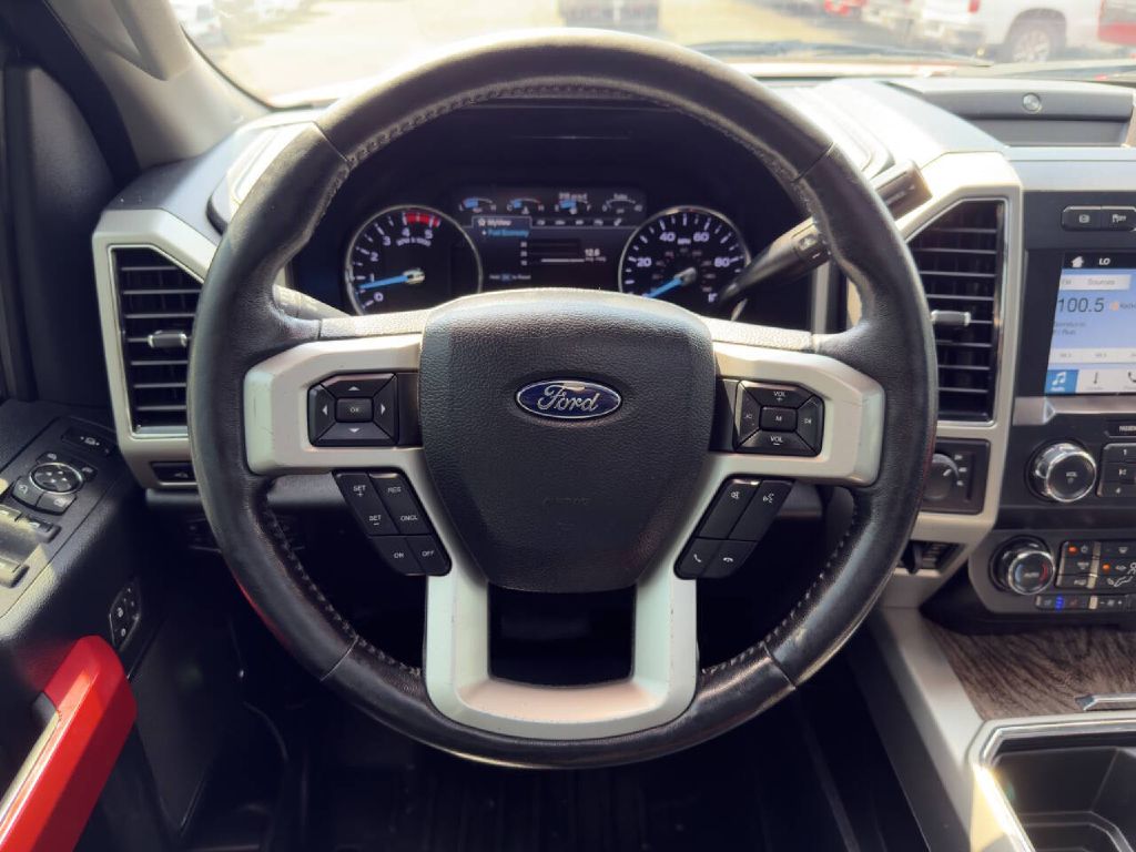 Photo 14 of this FORD F250 LARIAT