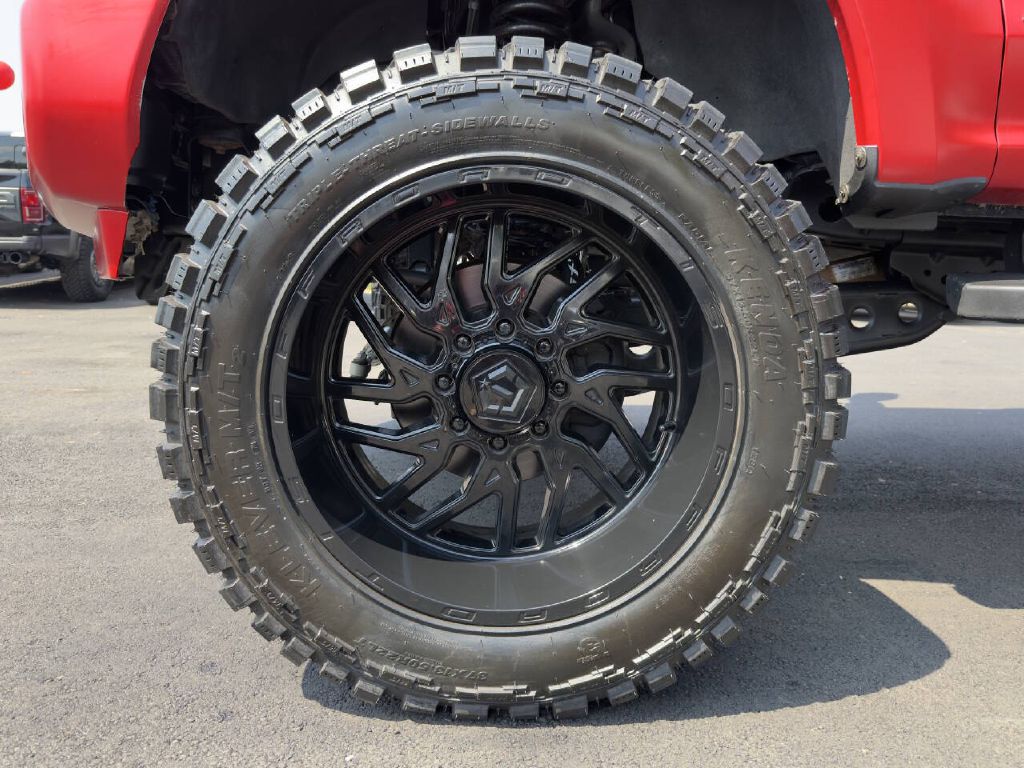 Photo 22 of this FORD F250 LARIAT
