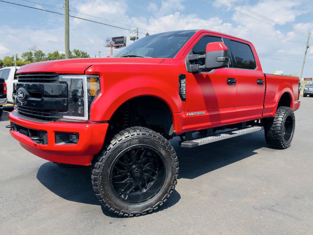 Photo 24 of this FORD F250 LARIAT