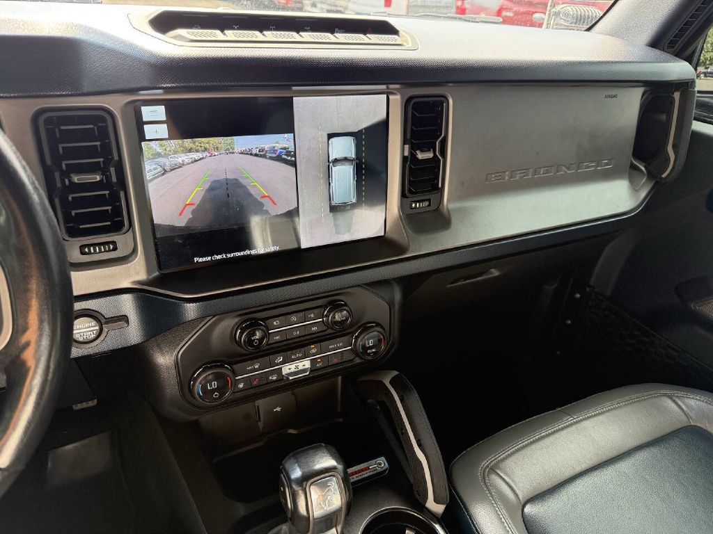 Photo 20 of this FORD BRONCO