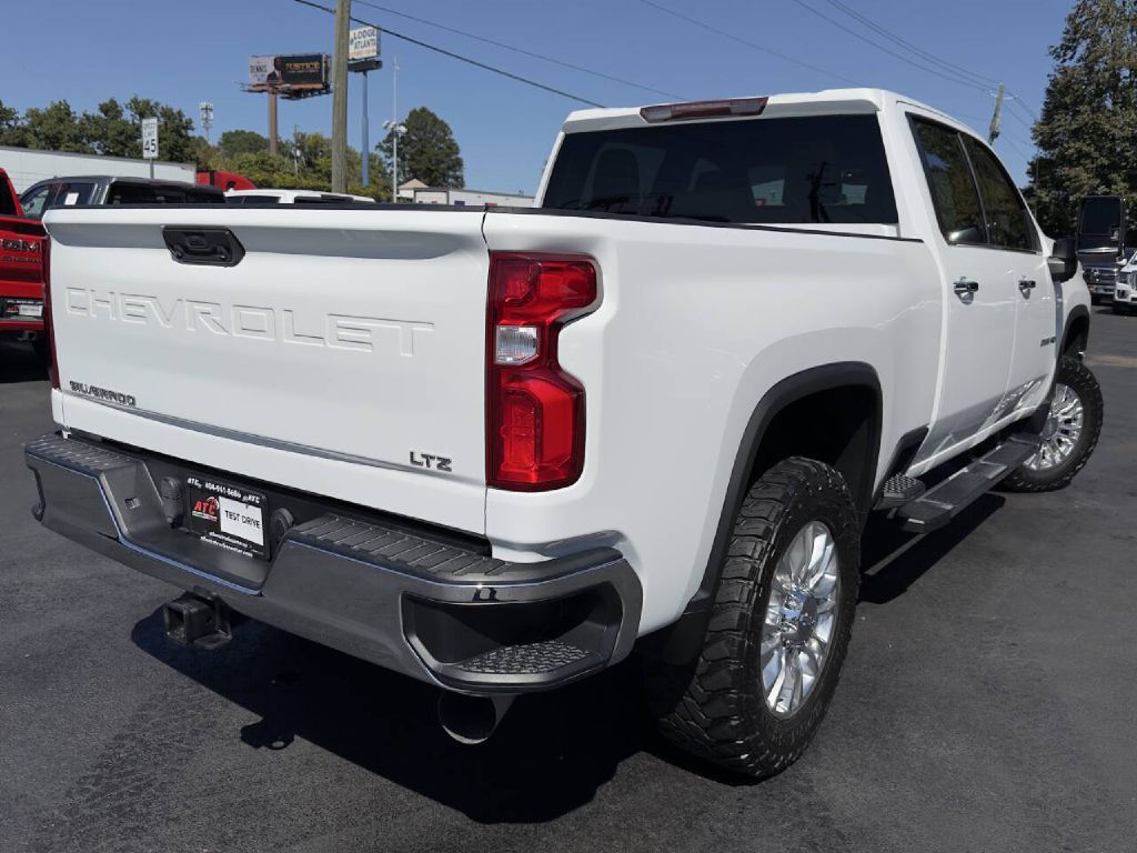Photo 8 of this CHEVROLET SILVERADO 2500