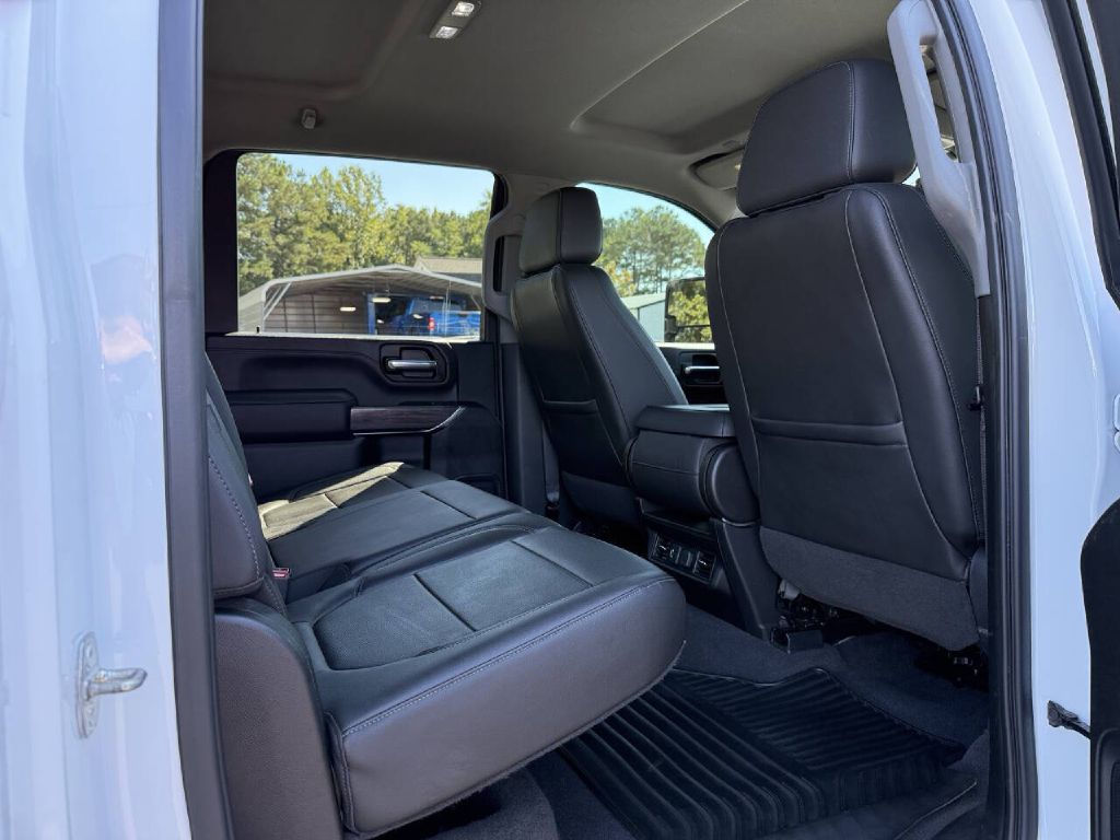 Photo 12 of this CHEVROLET SILVERADO 2500