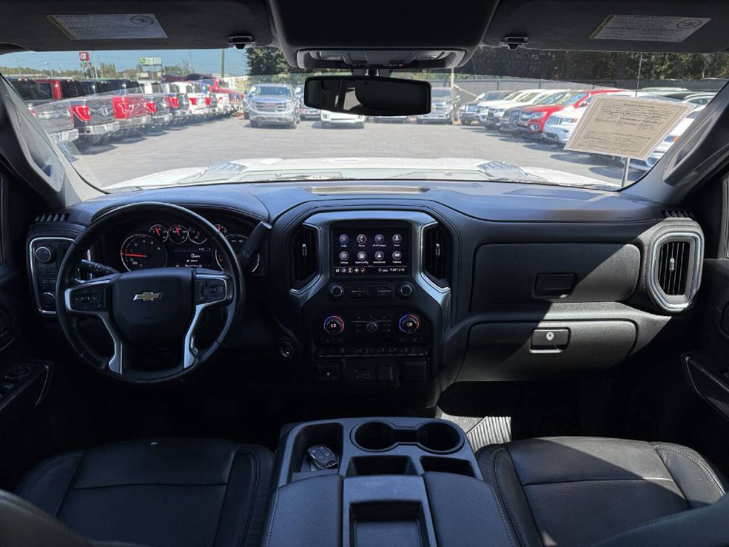 Photo 13 of this CHEVROLET SILVERADO 2500