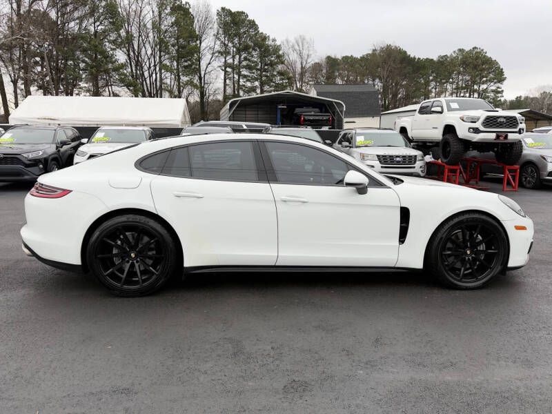 Photo 6 of this PORSCHE PANAMERA