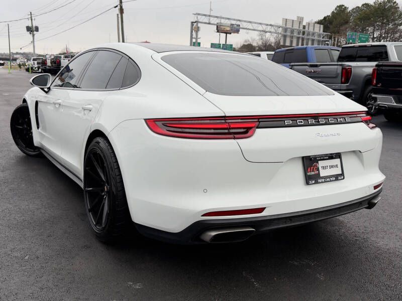 Photo 7 of this PORSCHE PANAMERA