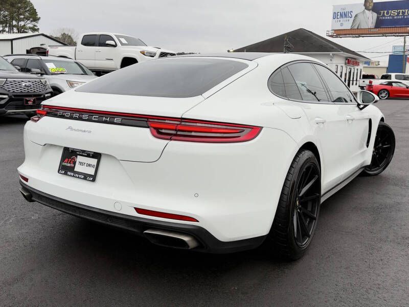 Photo 9 of this PORSCHE PANAMERA