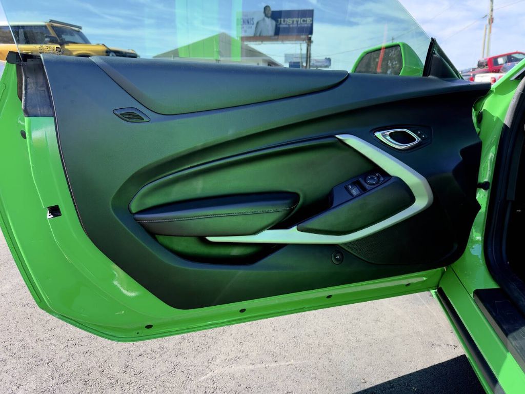 Photo 9 of this CHEVROLET CAMARO