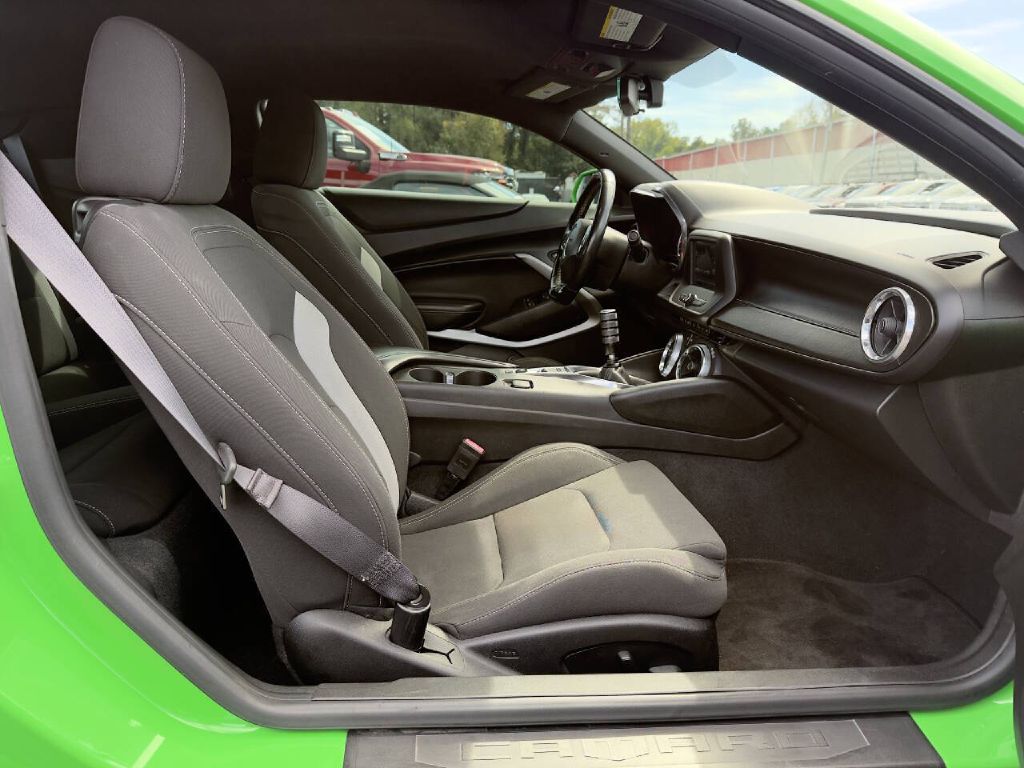 Photo 14 of this CHEVROLET CAMARO