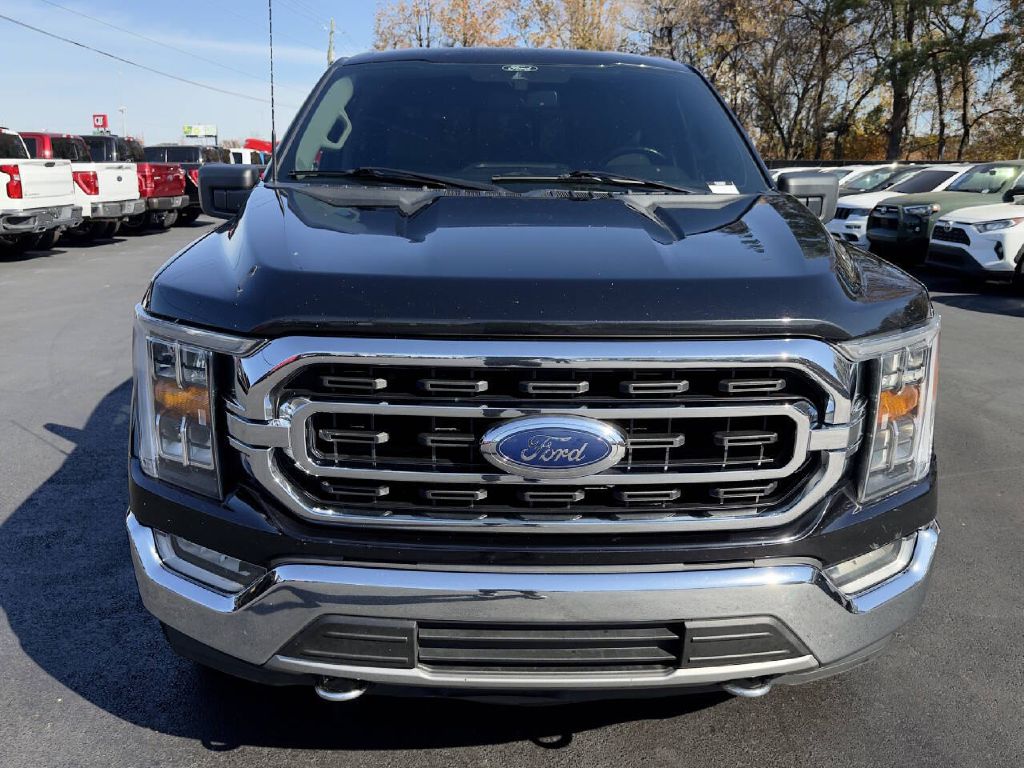 Photo 3 of this FORD F150 XLT
