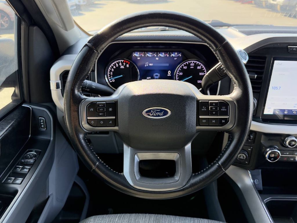 Photo 16 of this FORD F150 XLT