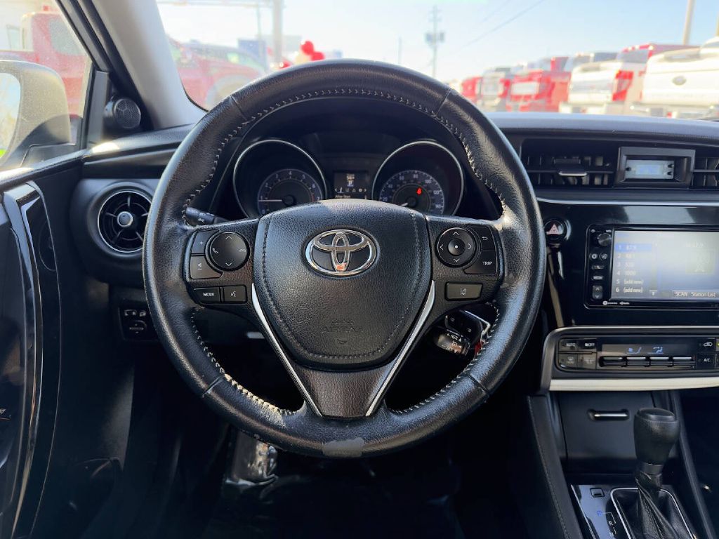 Photo 15 of this TOYOTA COROLLA IM