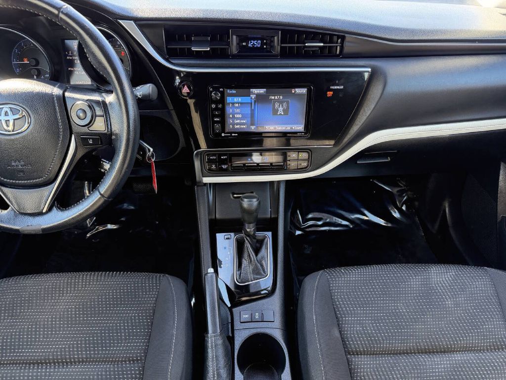 Photo 16 of this TOYOTA COROLLA IM