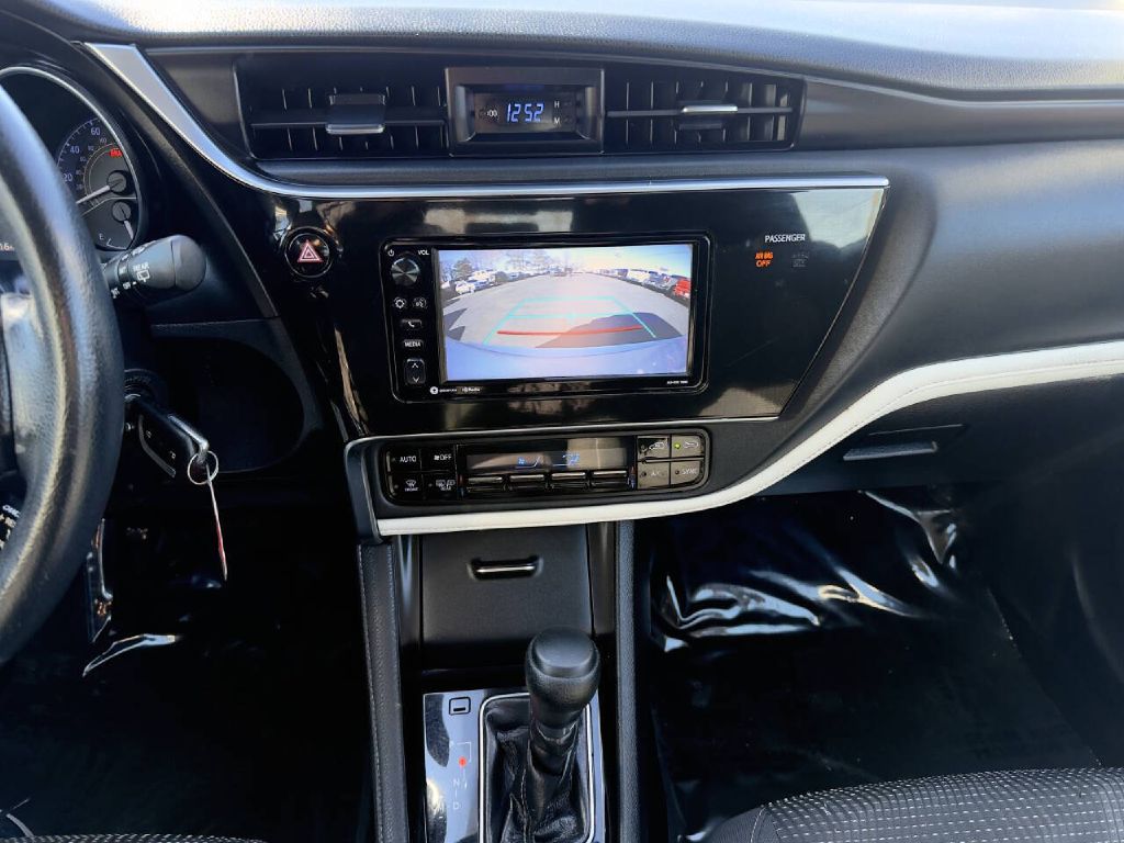Photo 17 of this TOYOTA COROLLA IM