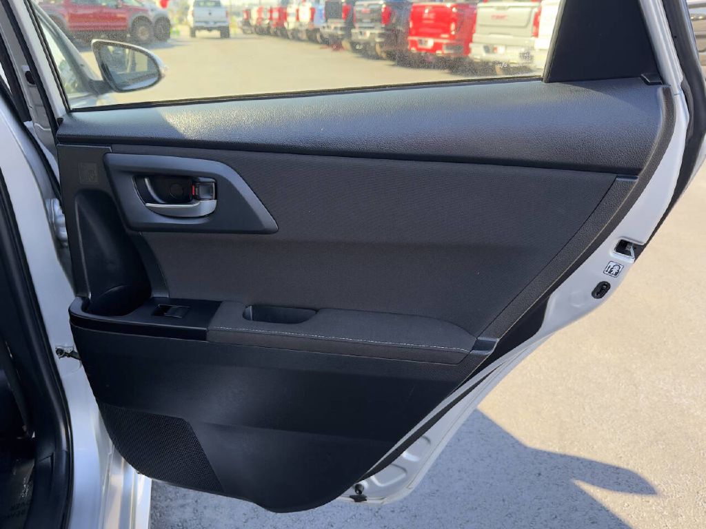Photo 21 of this TOYOTA COROLLA IM