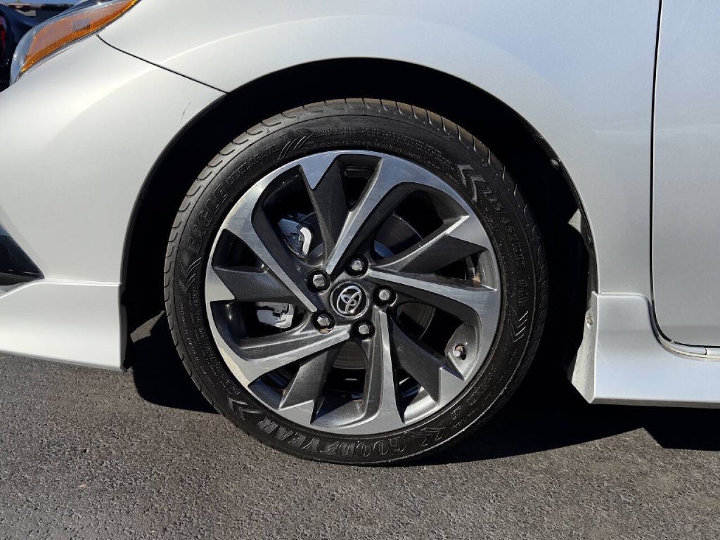 Photo 22 of this TOYOTA COROLLA IM